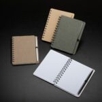 Brinde Caderno Kraft B6 com Porta Caneta 5