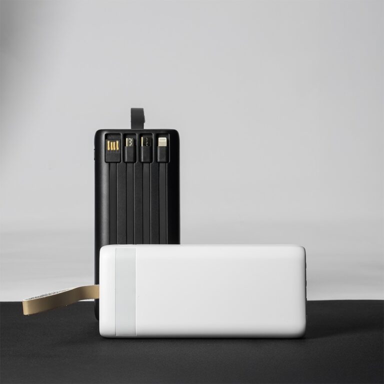 Brinde Power Bank 20.000mAh com Lanterna e Multissaídas 1