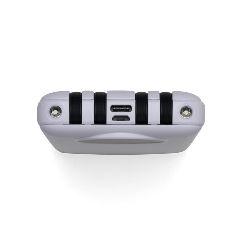 Brinde Power Bank 10.000mAh com Lanterna e Multissaídas 3
