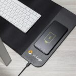 Brinde Desk Pad com carregamento por indução 2