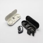 Brinde Fone de Ouvido Bluetooth com Case Carregador 1
