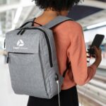 Brinde Mochila de Nylon USB 20L 6