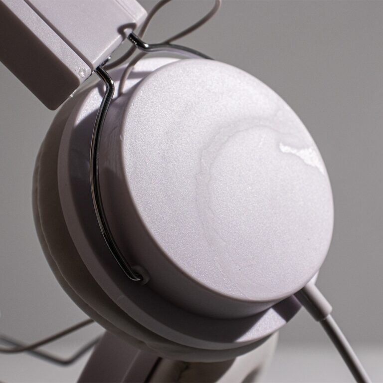 Brinde Fone de Ouvido Estéreo com Microfone 5