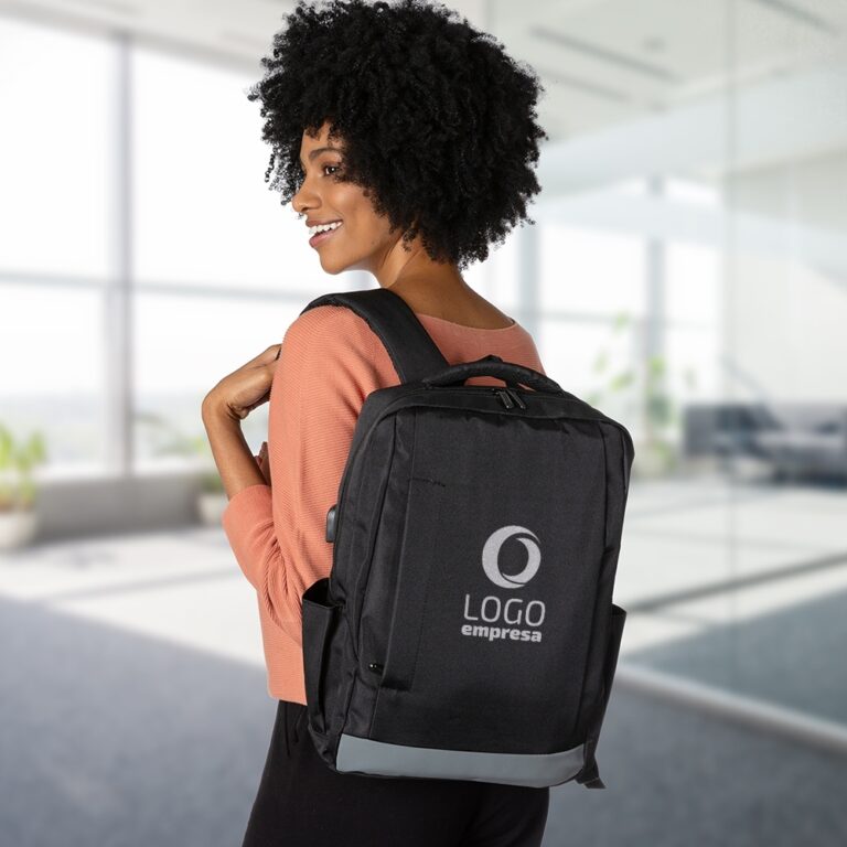 Brinde Mochila de Nylon USB 21L 4