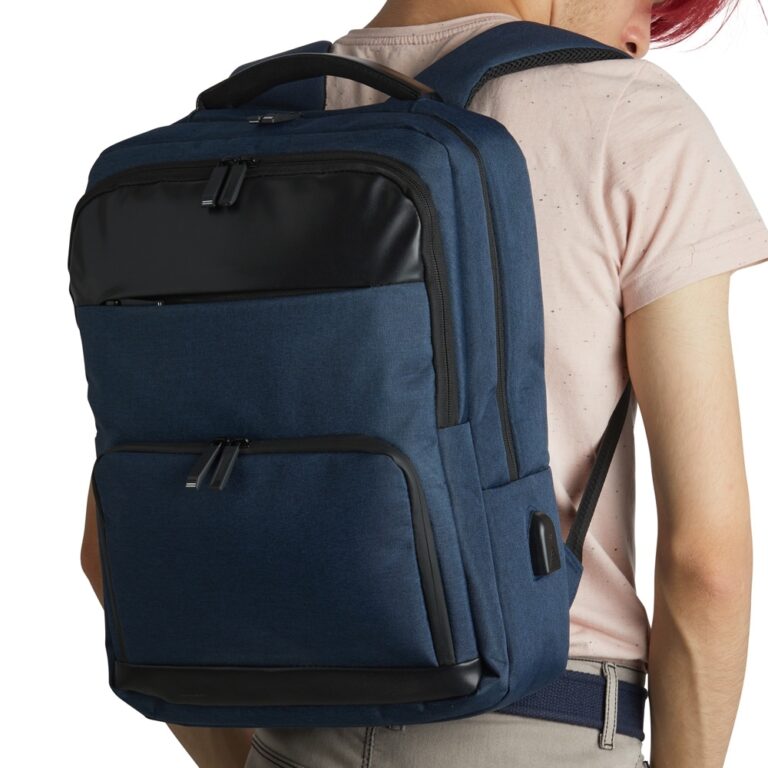 Brinde Mochila Poliéster 23L 8
