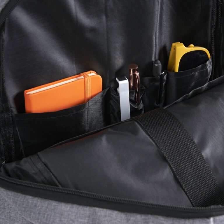 Brinde Mochila de Nylon USB 20L 7