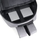 Brinde Mochila de Nylon USB 20L 8