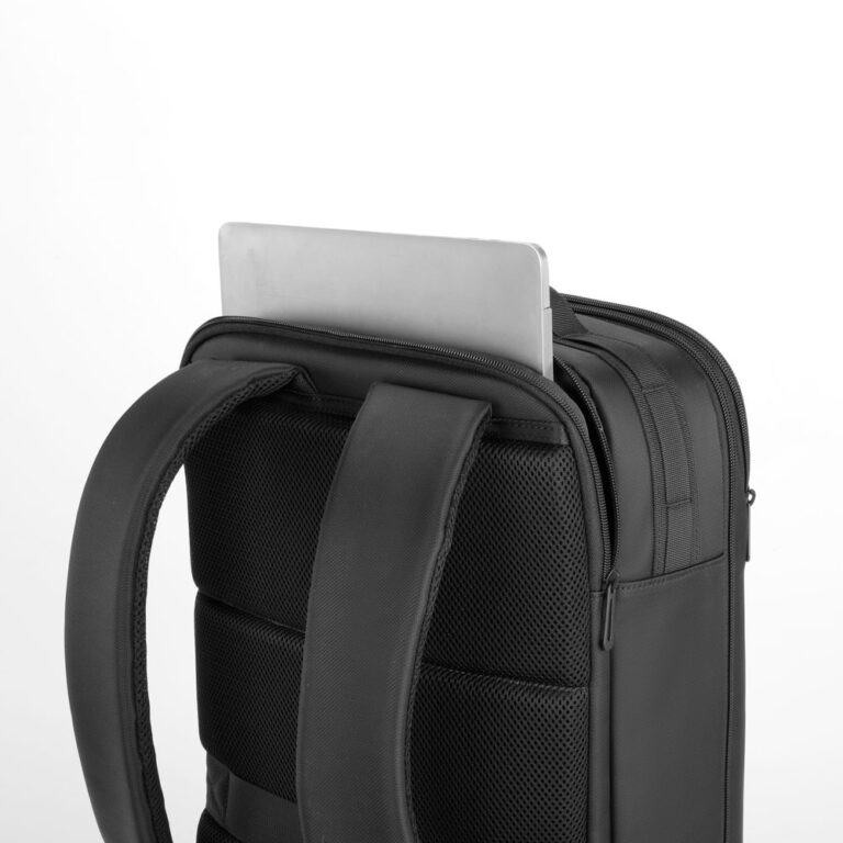 Brinde Mochila de Poliéster USB 27 Litros 4