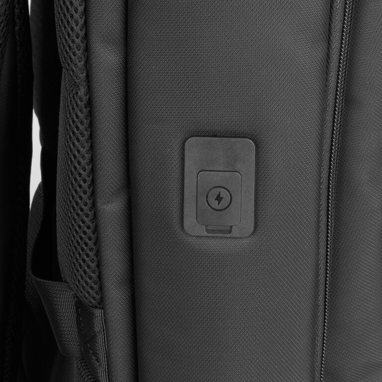 Brinde Mochila de Poliéster USB 27 Litros 5