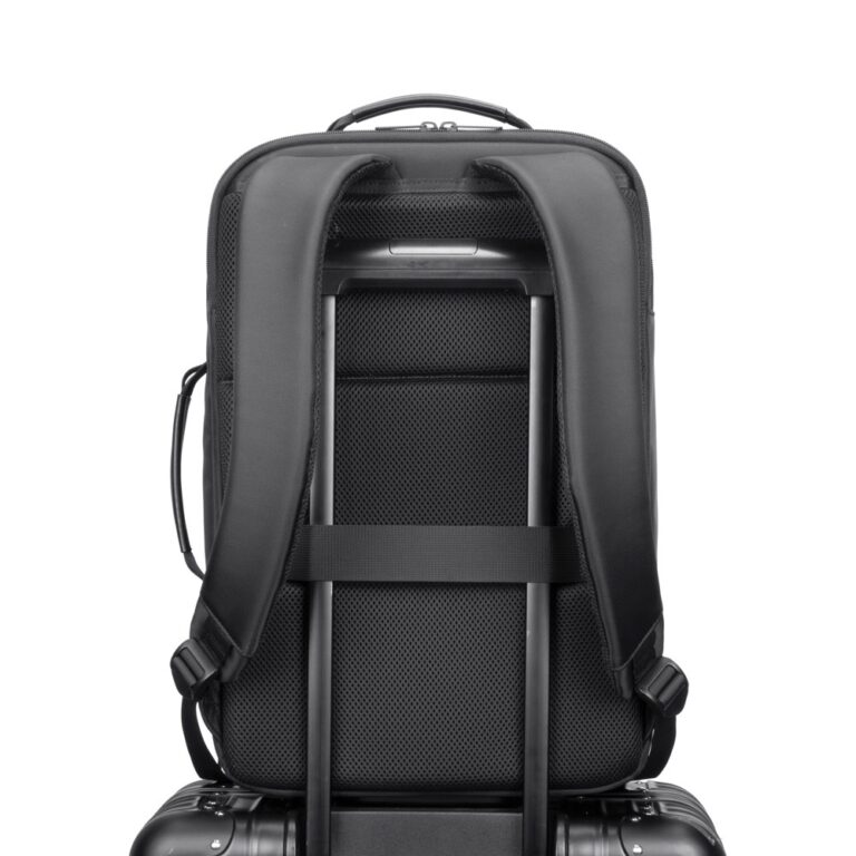 Brinde Mochila de Poliéster USB 27 Litros 6