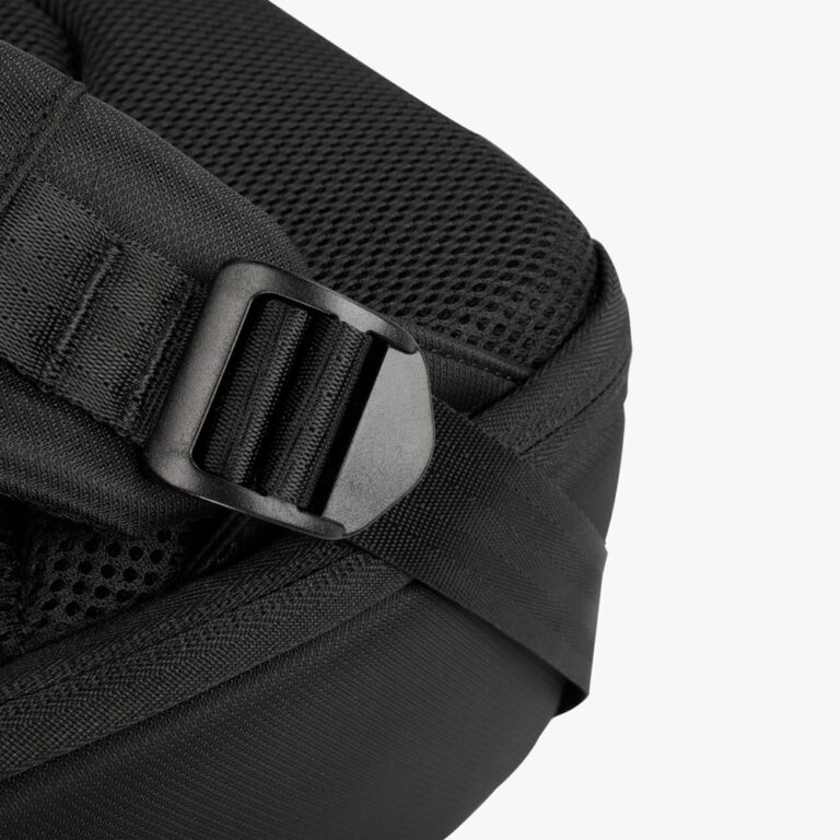 Brinde Mochila de Poliéster USB 25 Litros 5