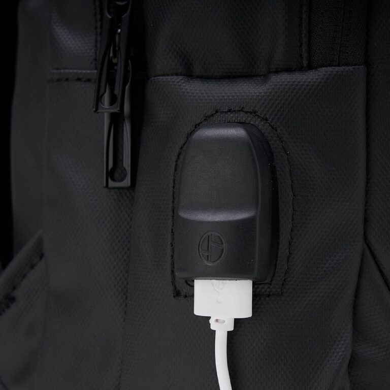 Brinde Mochila Couro Sintético USB 17 Litros 8